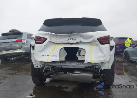 2024 Chevrolet Blazer Awd 2Lt from USA, damaged, VIN 3GNKBHR49RS141590